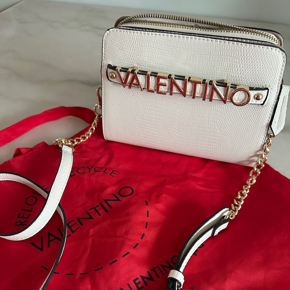 Barely used V bag bought on the cruise